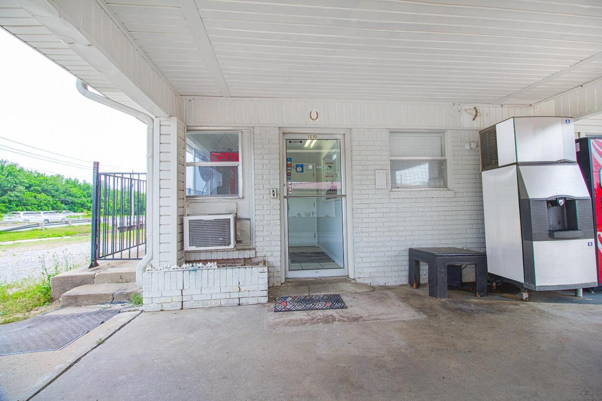 Oyo Hotel Mcalester Ok S Main St Екстериор снимка