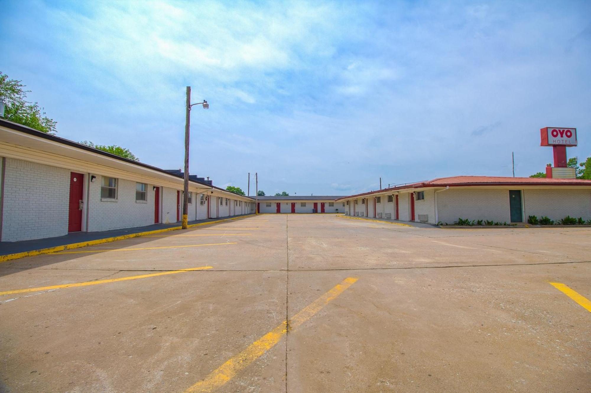 Oyo Hotel Mcalester Ok S Main St Екстериор снимка