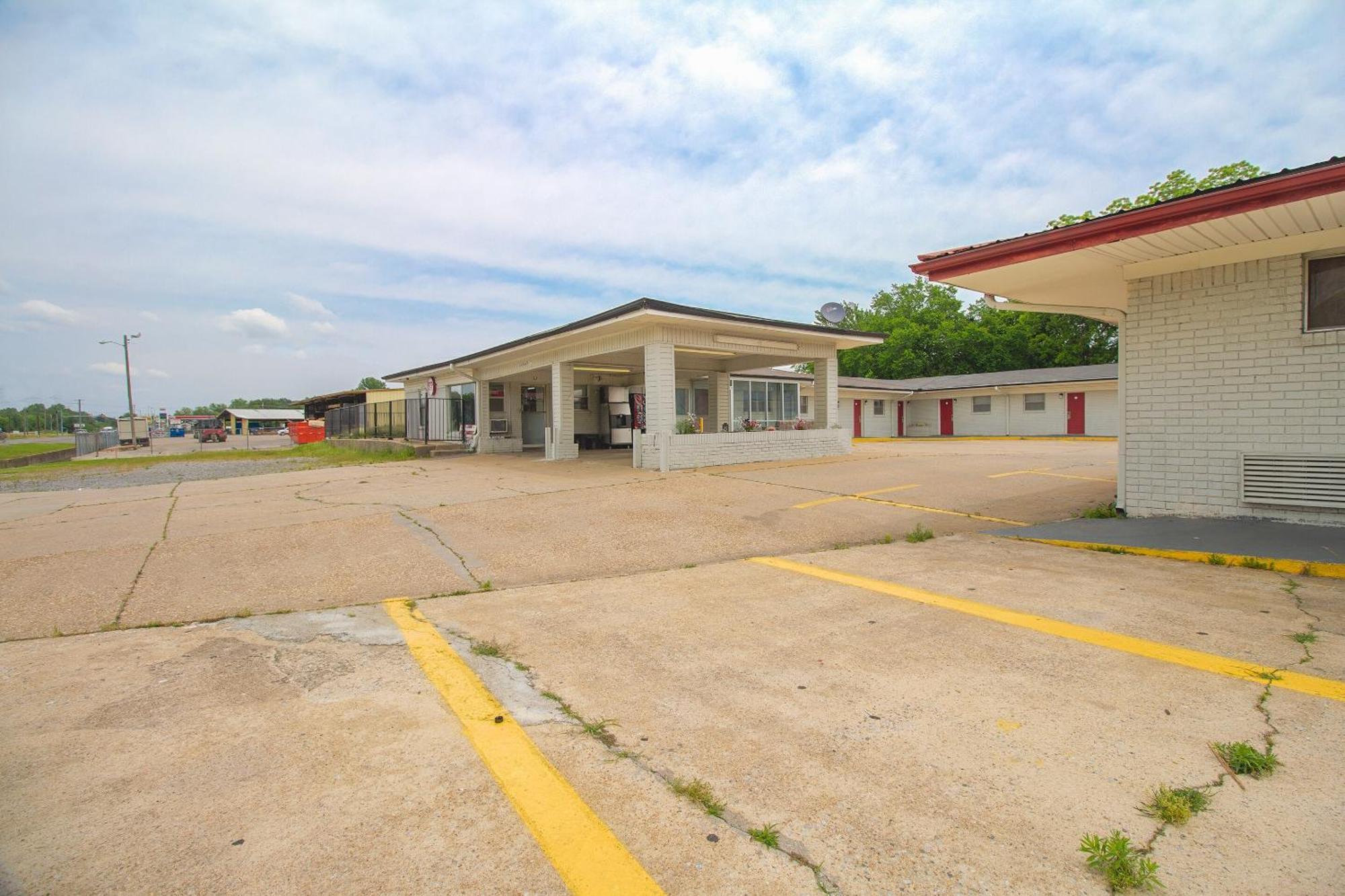 Oyo Hotel Mcalester Ok S Main St Екстериор снимка