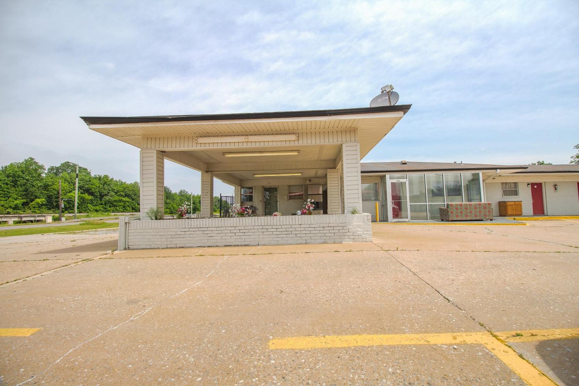 Oyo Hotel Mcalester Ok S Main St Екстериор снимка
